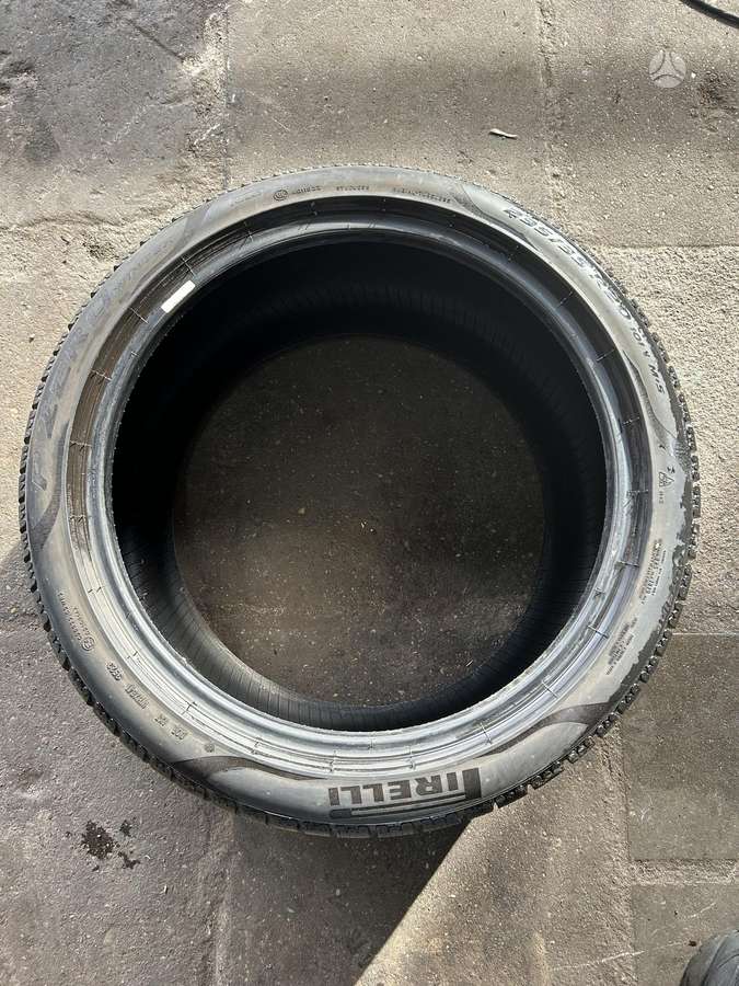 Pirelli, universalios 295/35 R20