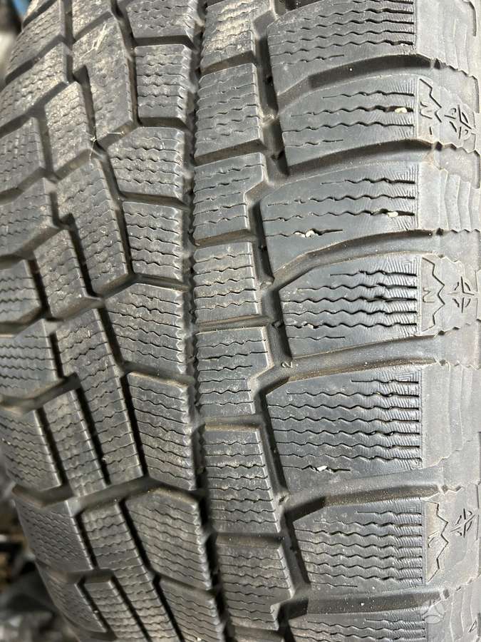 Lassa, universalios 245/45 R17