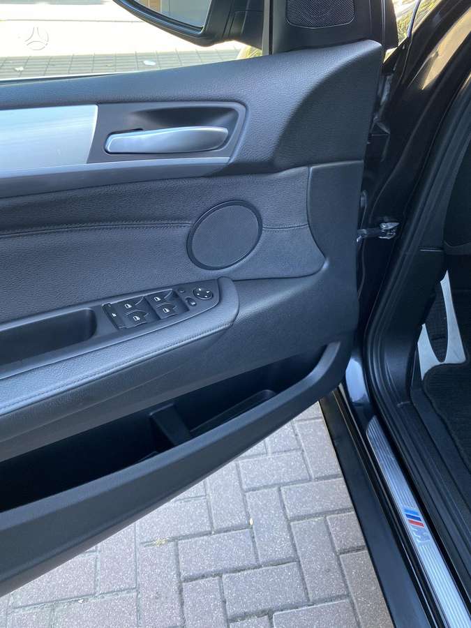 BMW X5, 3.0 l., off-road / crossover