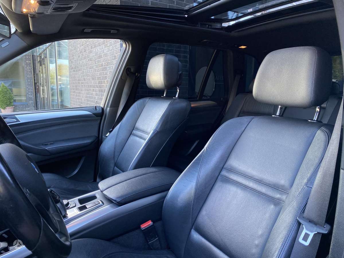 BMW X5, 3.0 l., off-road / crossover