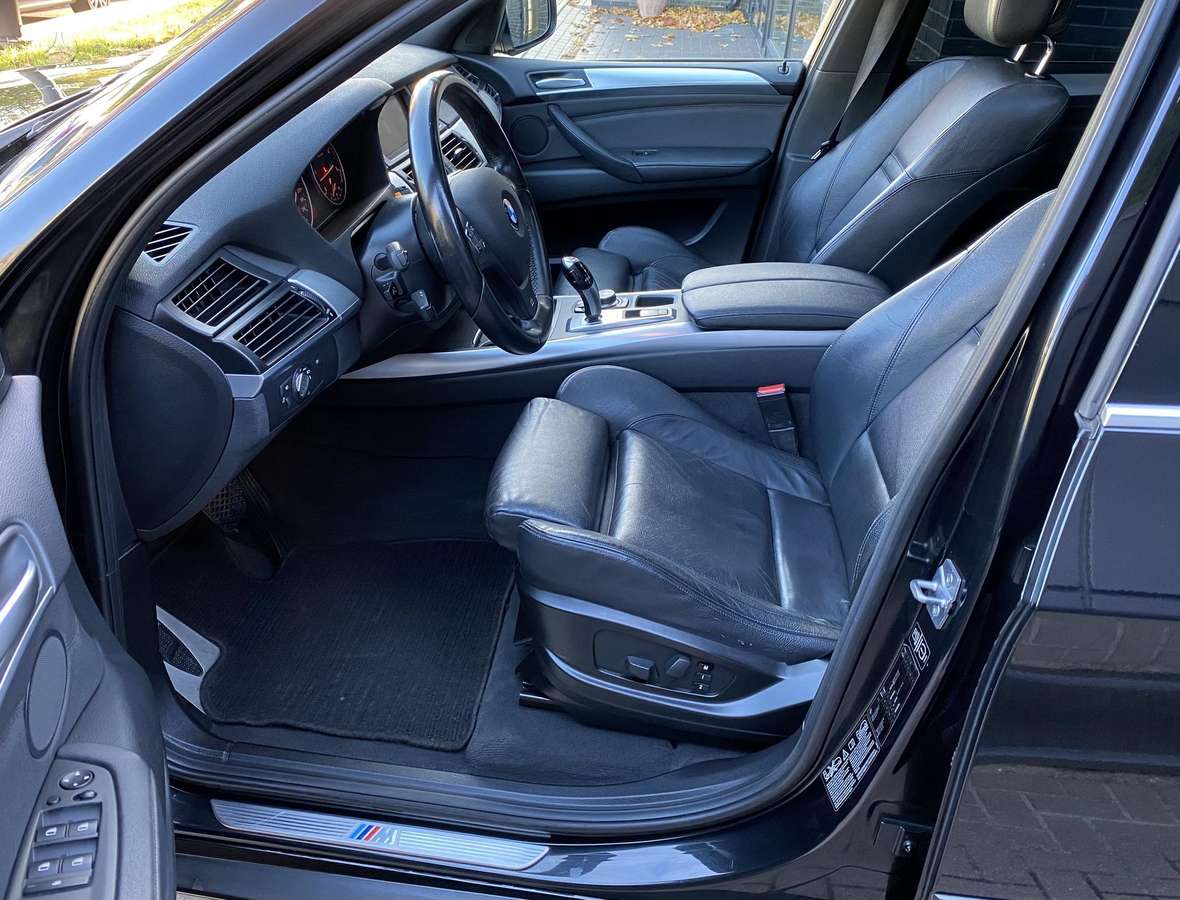 BMW X5, 3.0 l., off-road / crossover