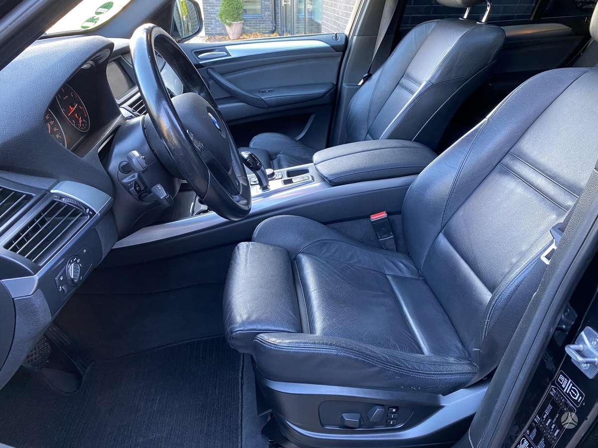 BMW X5, 3.0 l., off-road / crossover