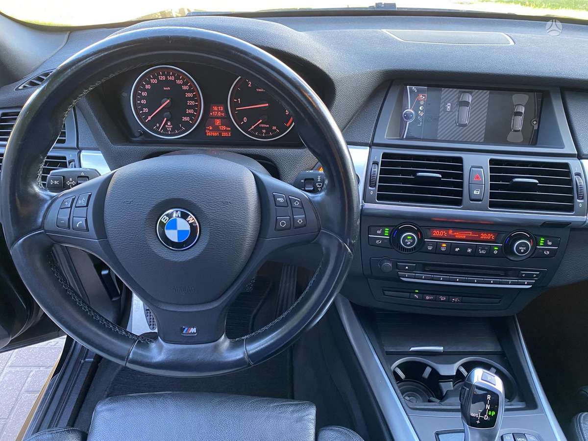 BMW X5, 3.0 l., off-road / crossover