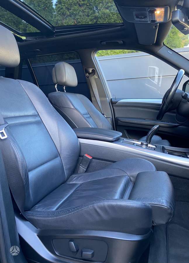 BMW X5, 3.0 l., off-road / crossover