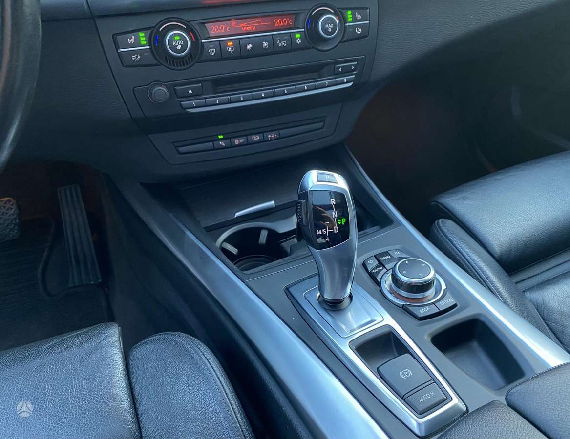 BMW X5, 3.0 l., off-road / crossover