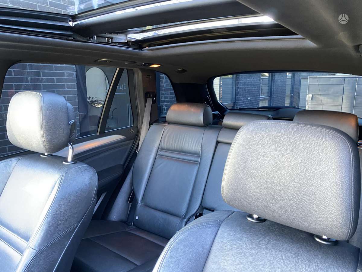 BMW X5, 3.0 l., off-road / crossover