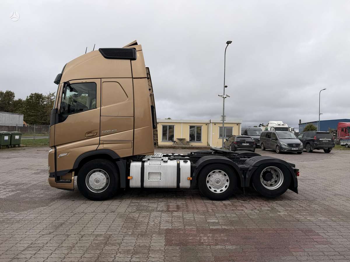 Volvo FH500, double sleeper