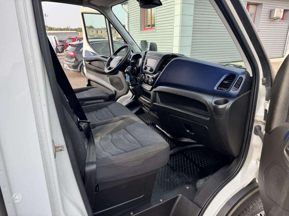 Iveco Daily 2,3D WB4100 aut., box trucks / box vans