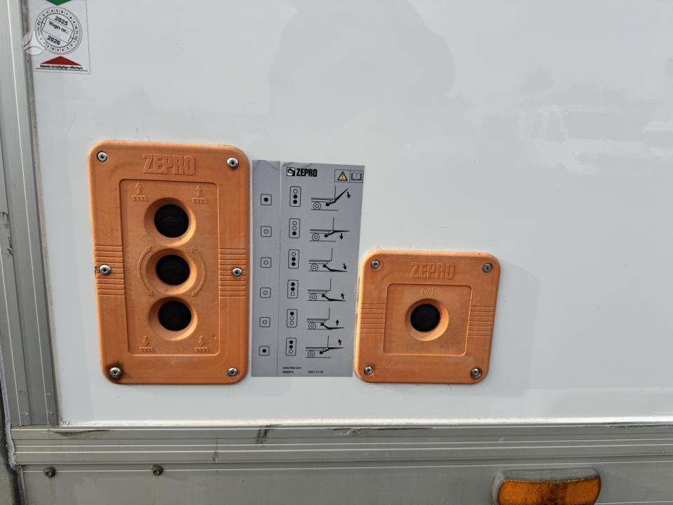Iveco Daily 2,3D WB4100 aut., box trucks / box vans
