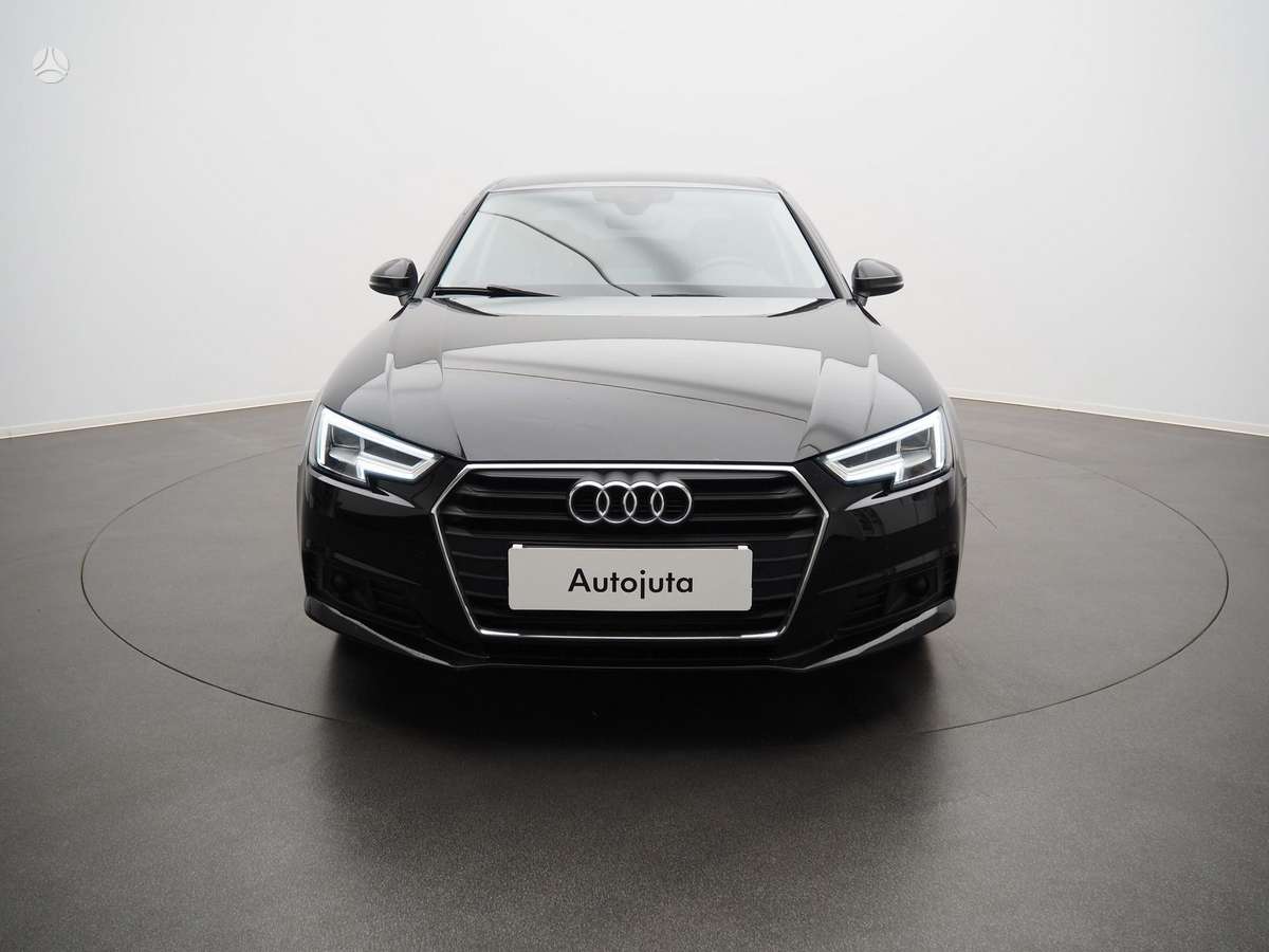 Audi A4, 2.0 l., Седан