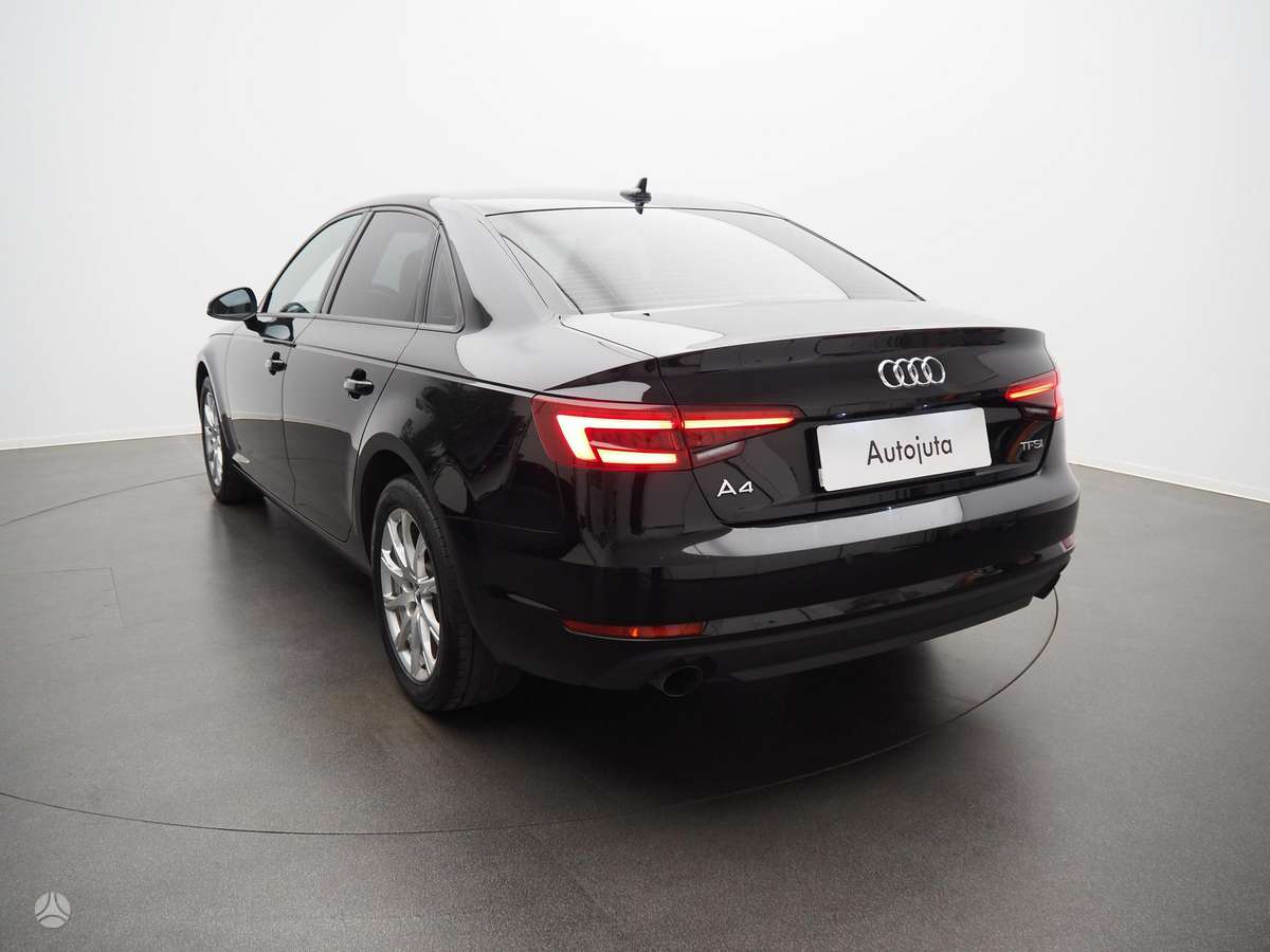 Audi A4, 2.0 l., Седан