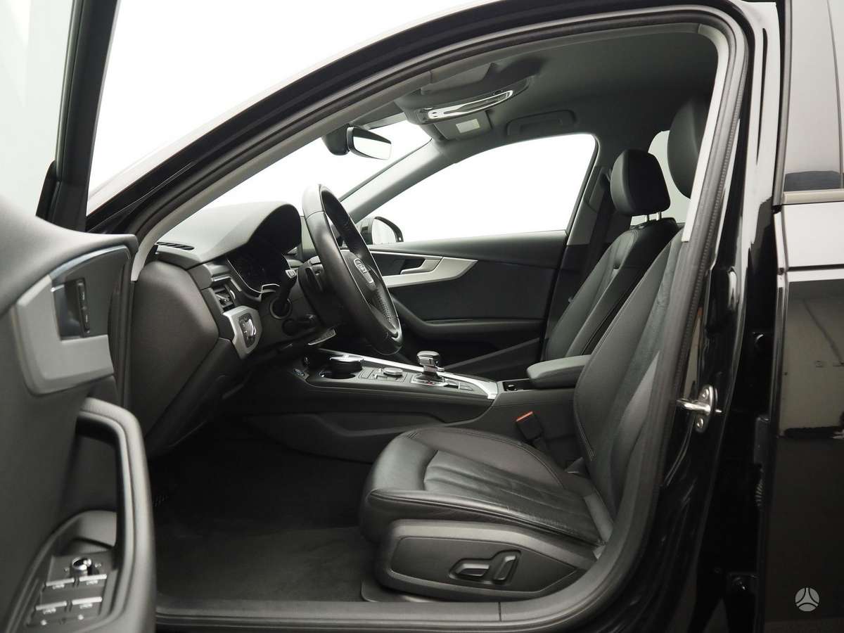 Audi A4, 2.0 l., saloon / sedan