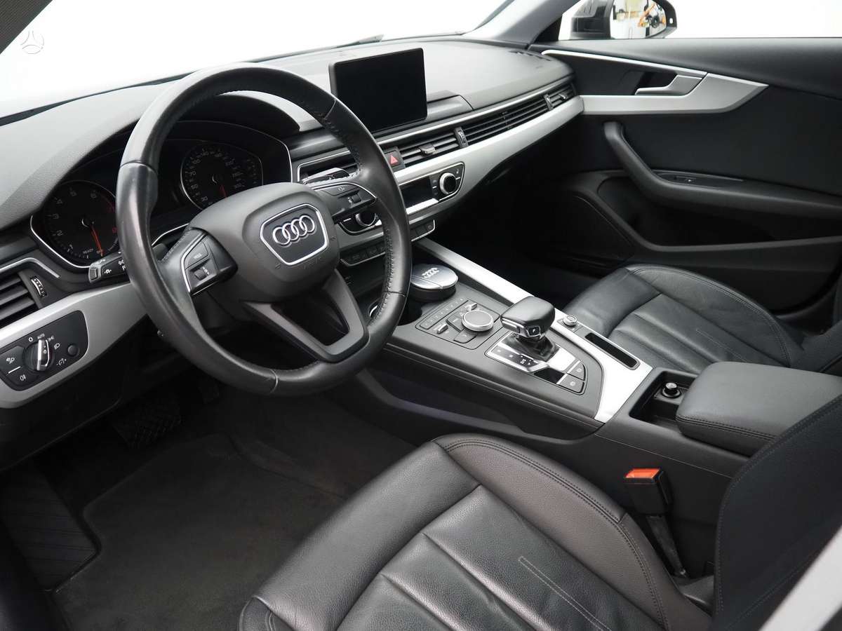 Audi A4, 2.0 l., Седан