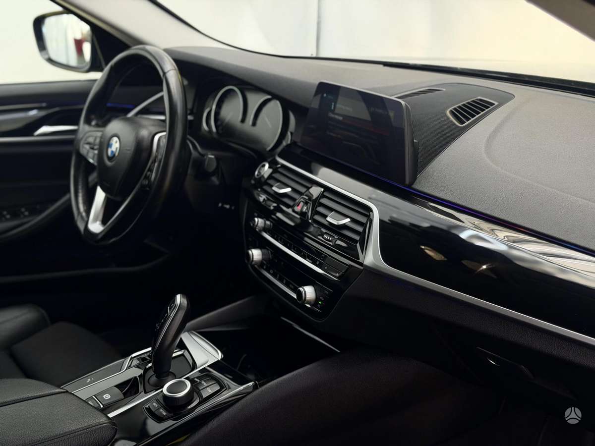 BMW 518, 2.0 l., Седан
