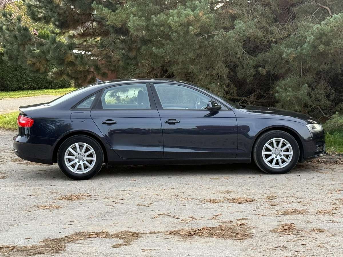 Audi A4, 2.0 l., saloon / sedan