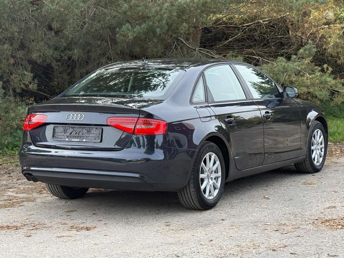 Audi A4, 2.0 l., saloon / sedan