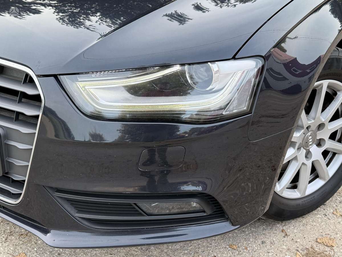 Audi A4, 2.0 l., saloon / sedan