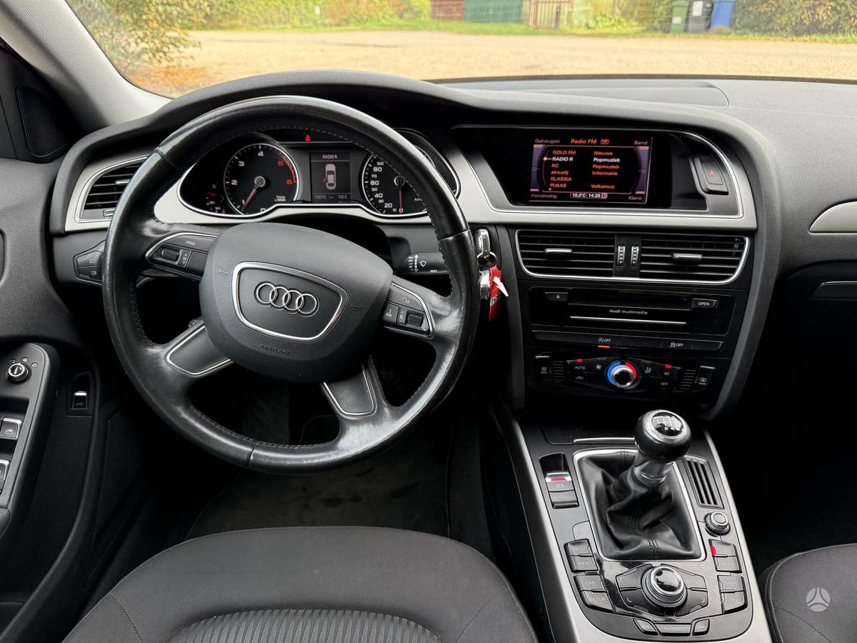 Audi A4, 2.0 l., saloon / sedan