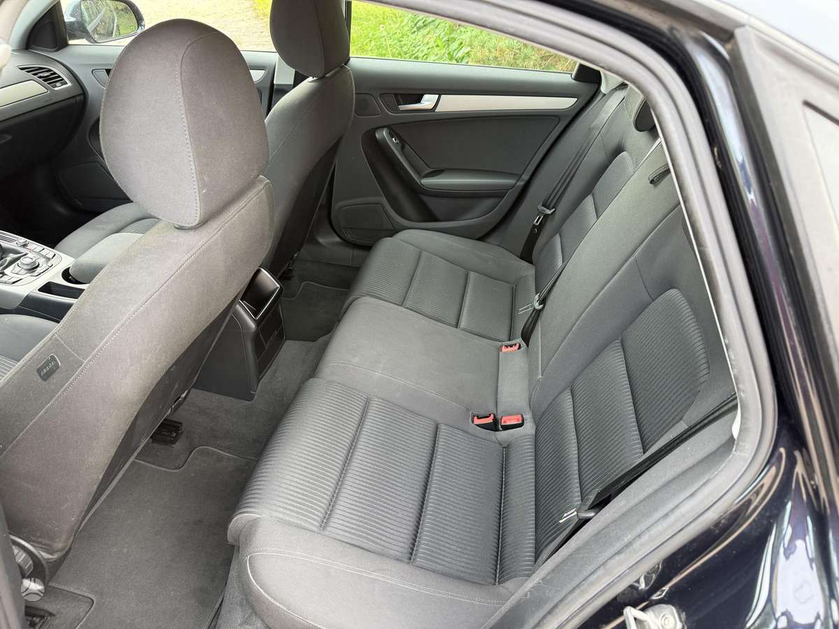Audi A4, 2.0 l., saloon / sedan