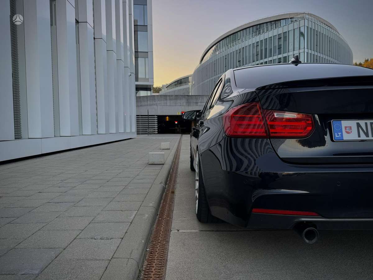 BMW 320, 2.0 l., Седан