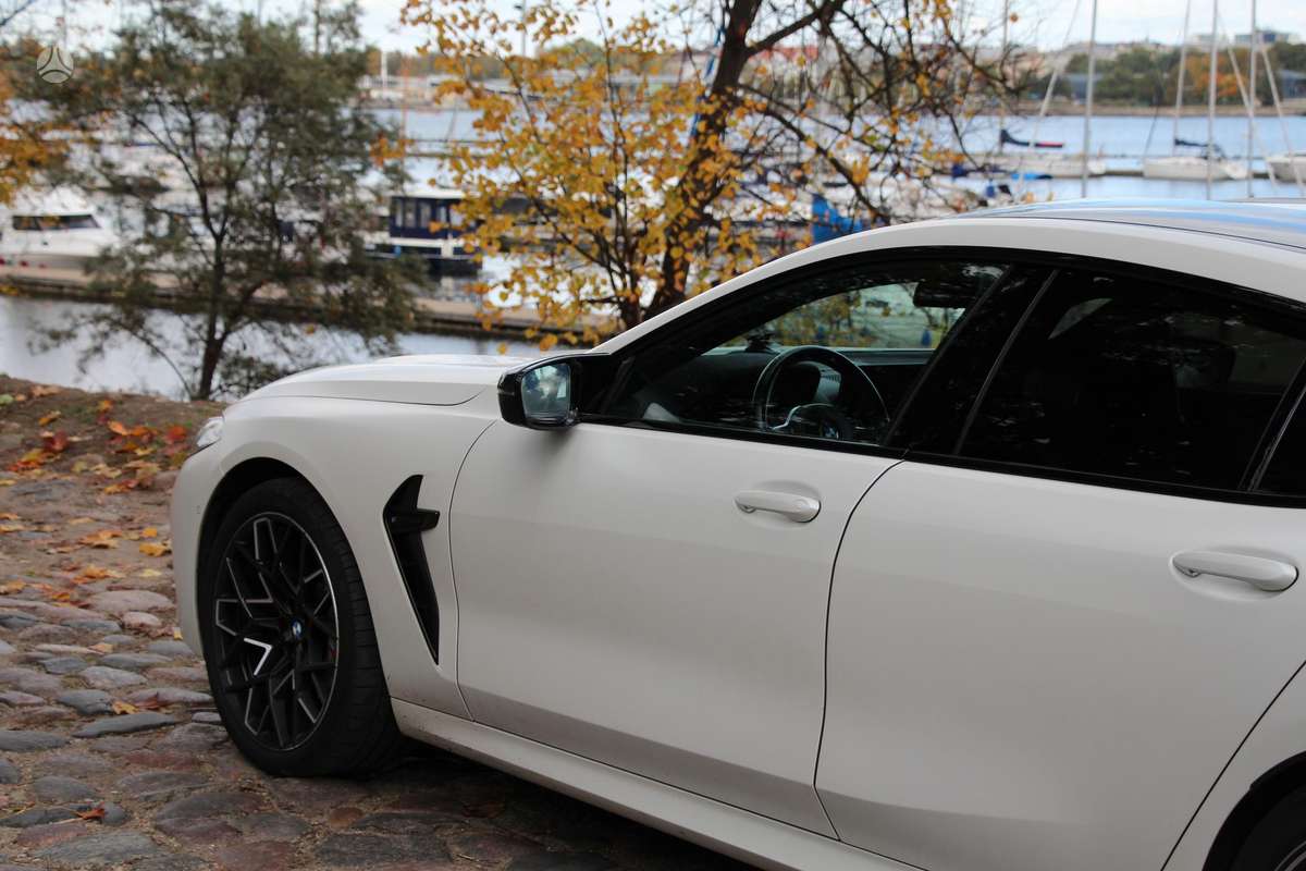 BMW M8, 4.4 l., Седан