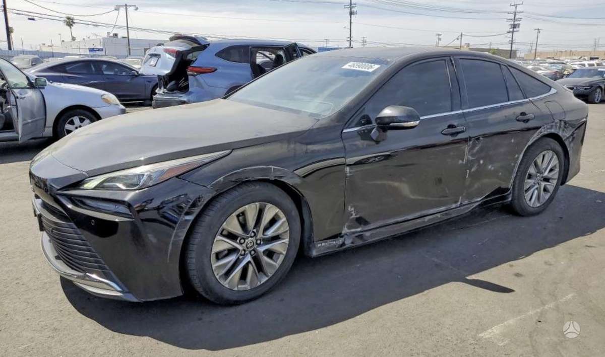 Toyota Mirai по частям