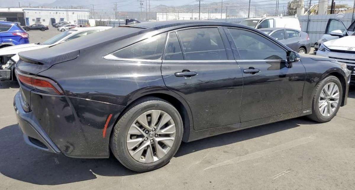 Toyota Mirai dalimis