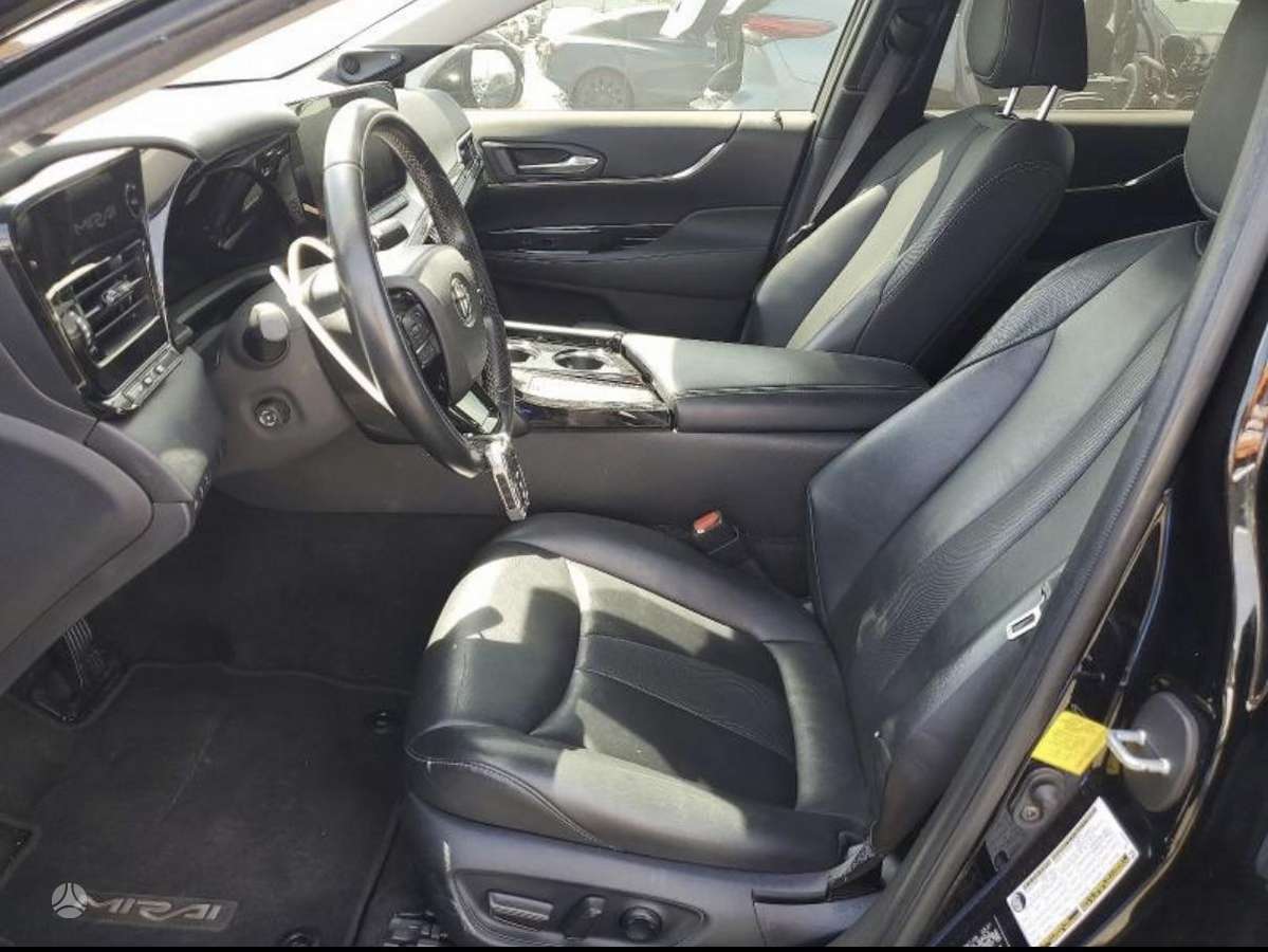 Toyota Mirai dalimis