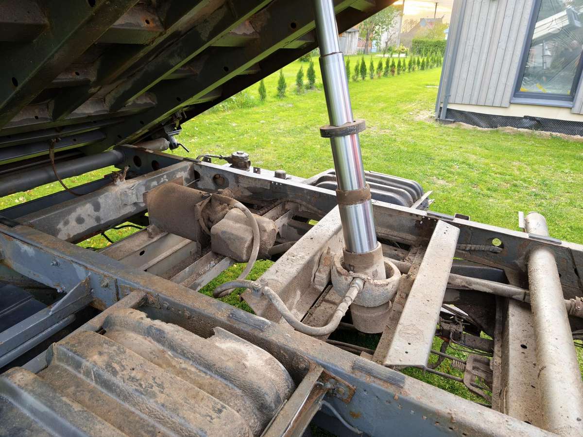 Volkswagen LT46, самосвалы с краном