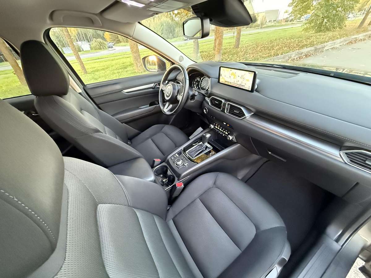 Mazda CX-5, 2.2 l., off-road / crossover