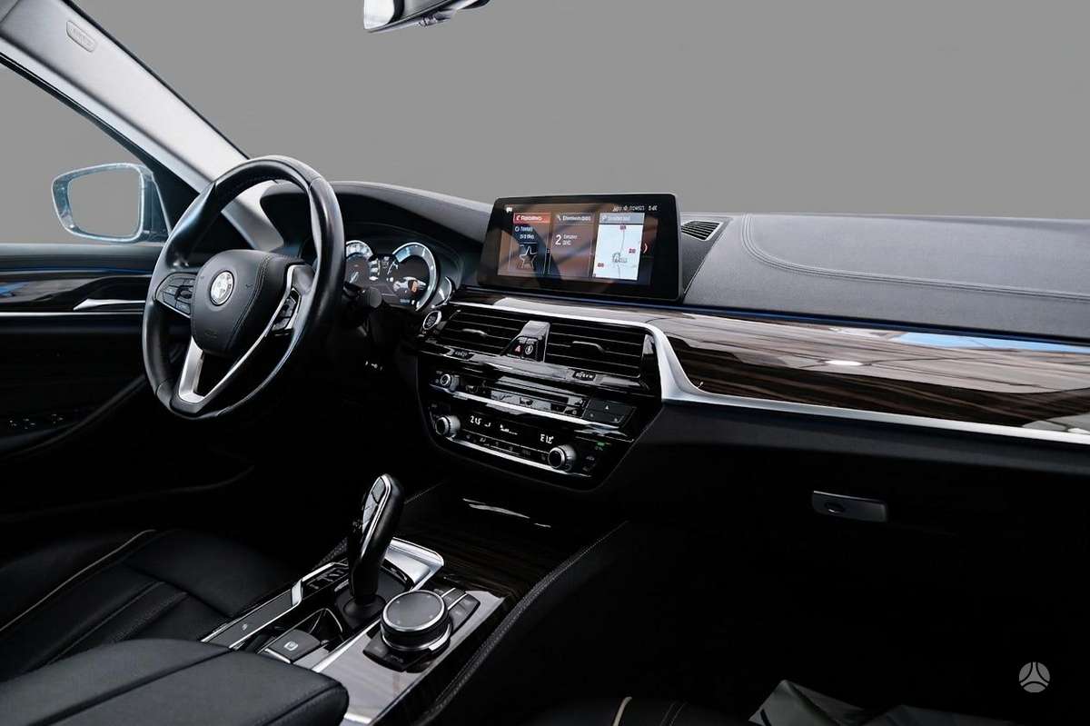 BMW 520, 2.0 l., Седан