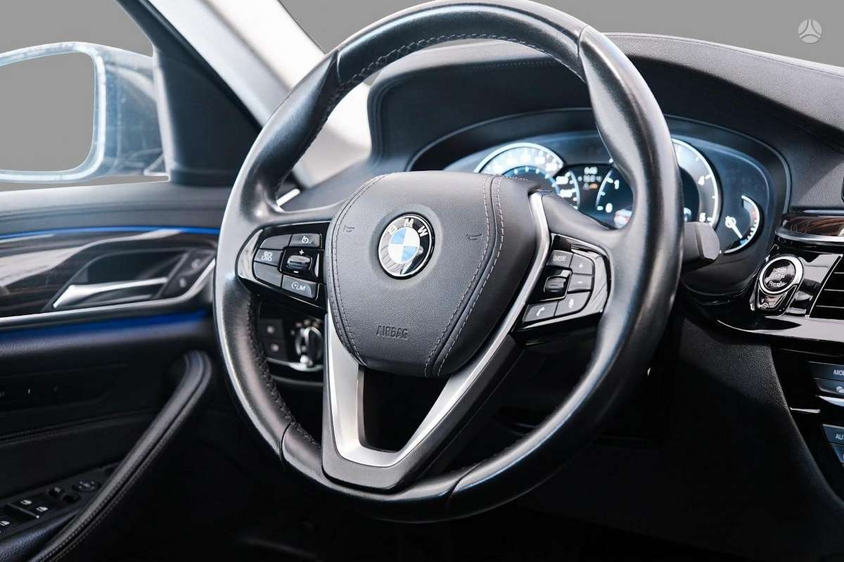 BMW 520, 2.0 l., Седан