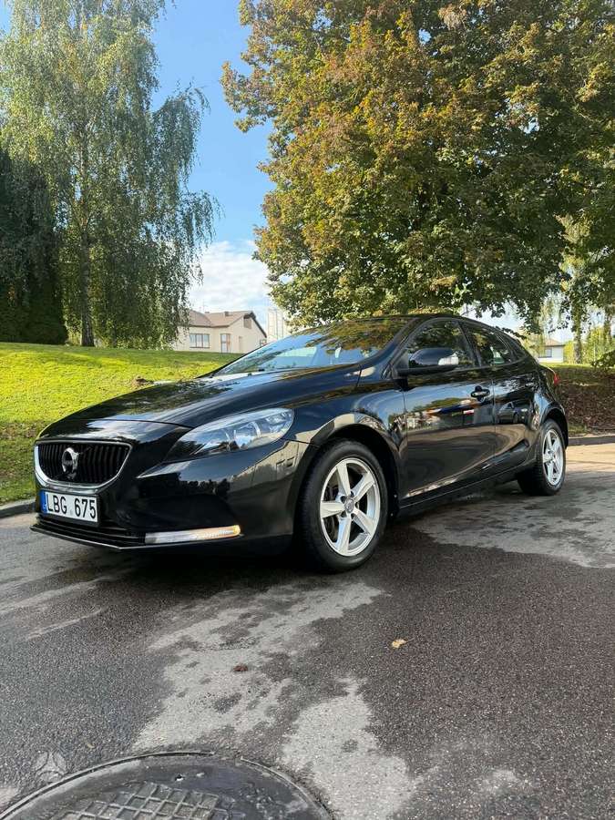 Volvo V40, 2.0 l., hatchback