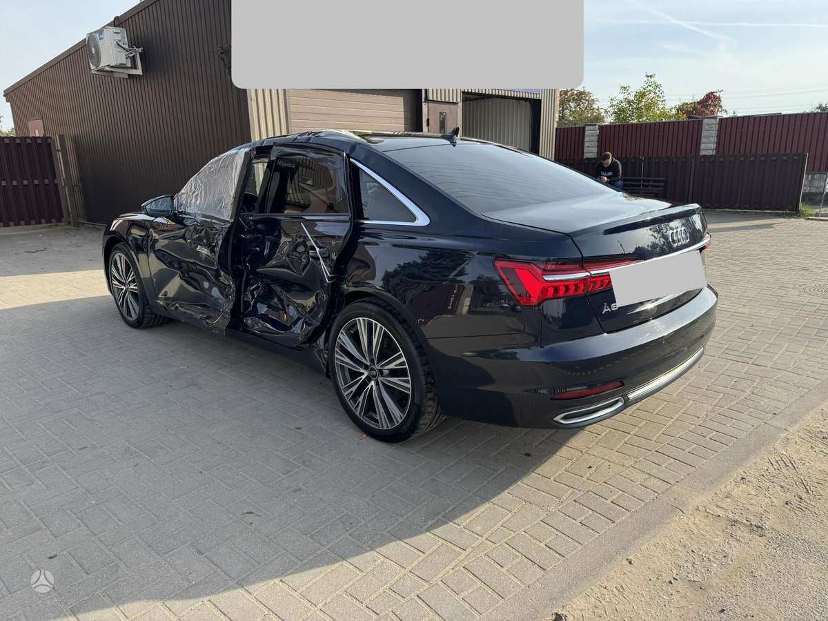 Audi A6, 2.0 l., Седан