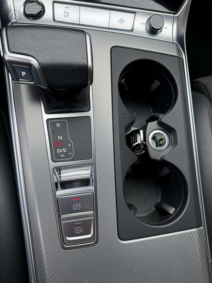 Audi A6, 2.0 l., Седан
