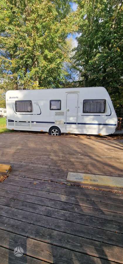 Dethleffs NOMAD 560RET, prikabinami nameliai