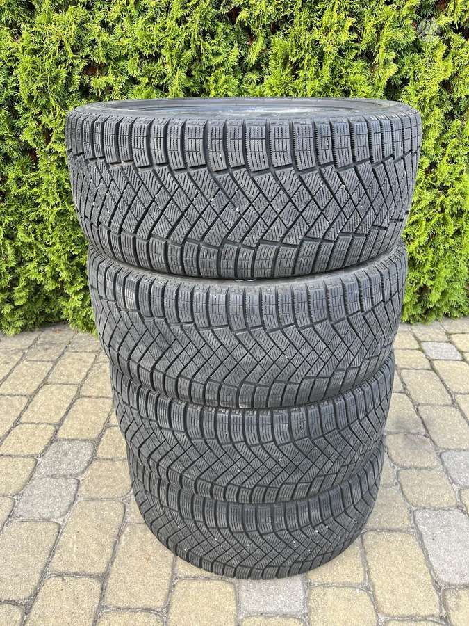 Pirelli Ice Zero 7mm, žieminės 255/45 R20