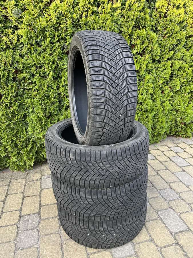 Pirelli Ice Zero 7mm, зимние 255/45 R20