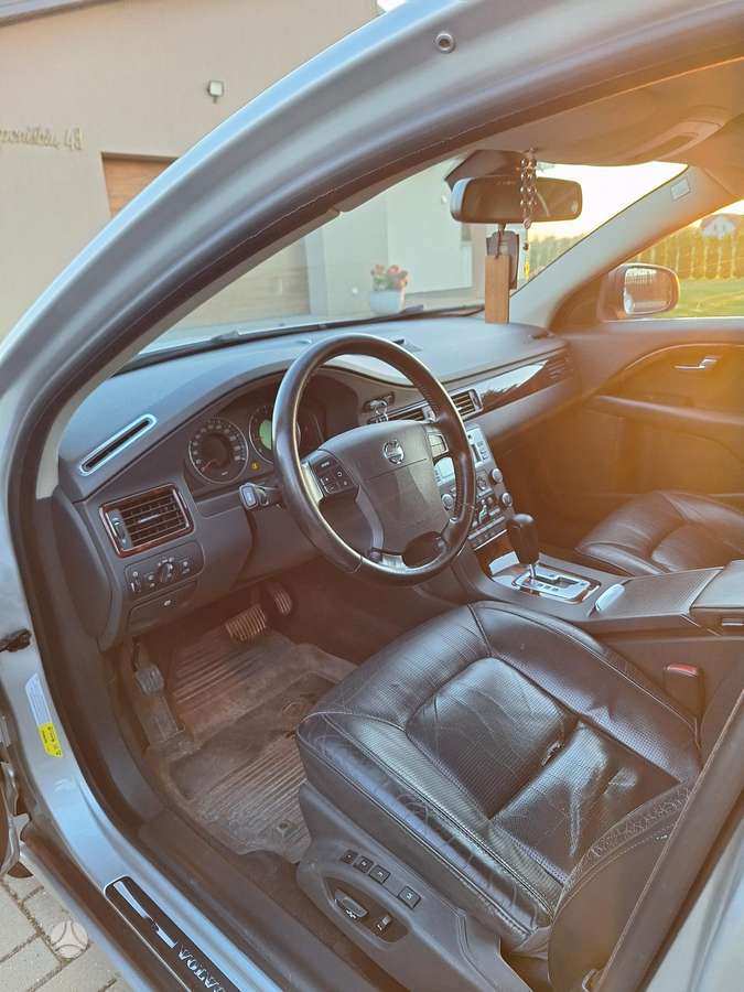 Volvo S80, 2.4 l., Седан