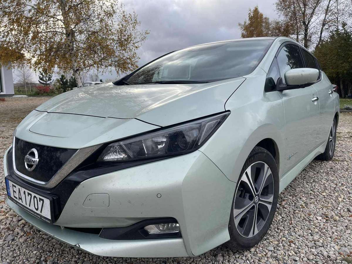 Nissan Leaf, Хэтчбек