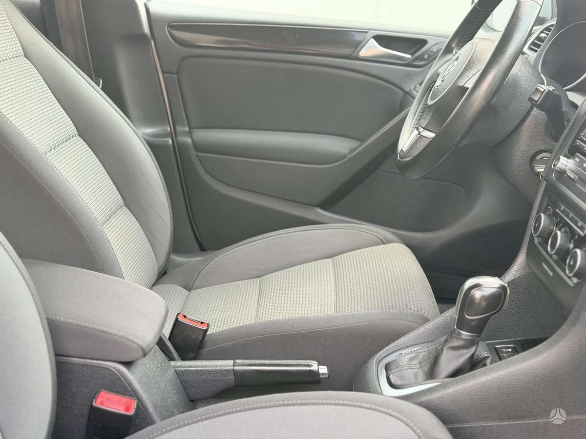 Volkswagen Golf, 1.2 l., Хэтчбек