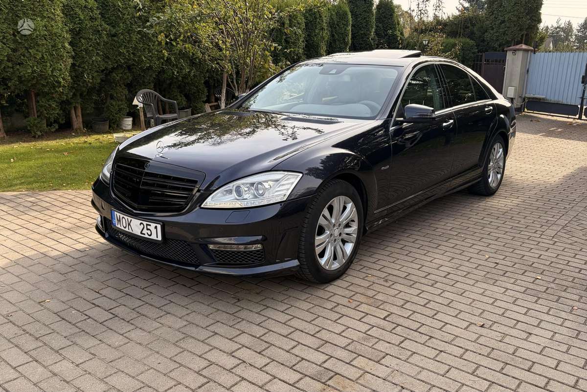 Mercedes-Benz S320