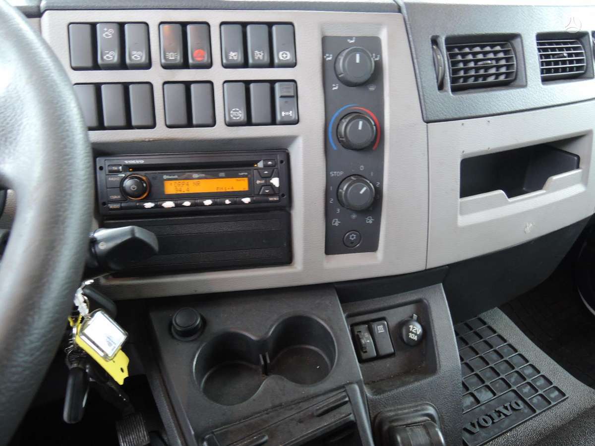 Volvo FL250, box trucks / box vans