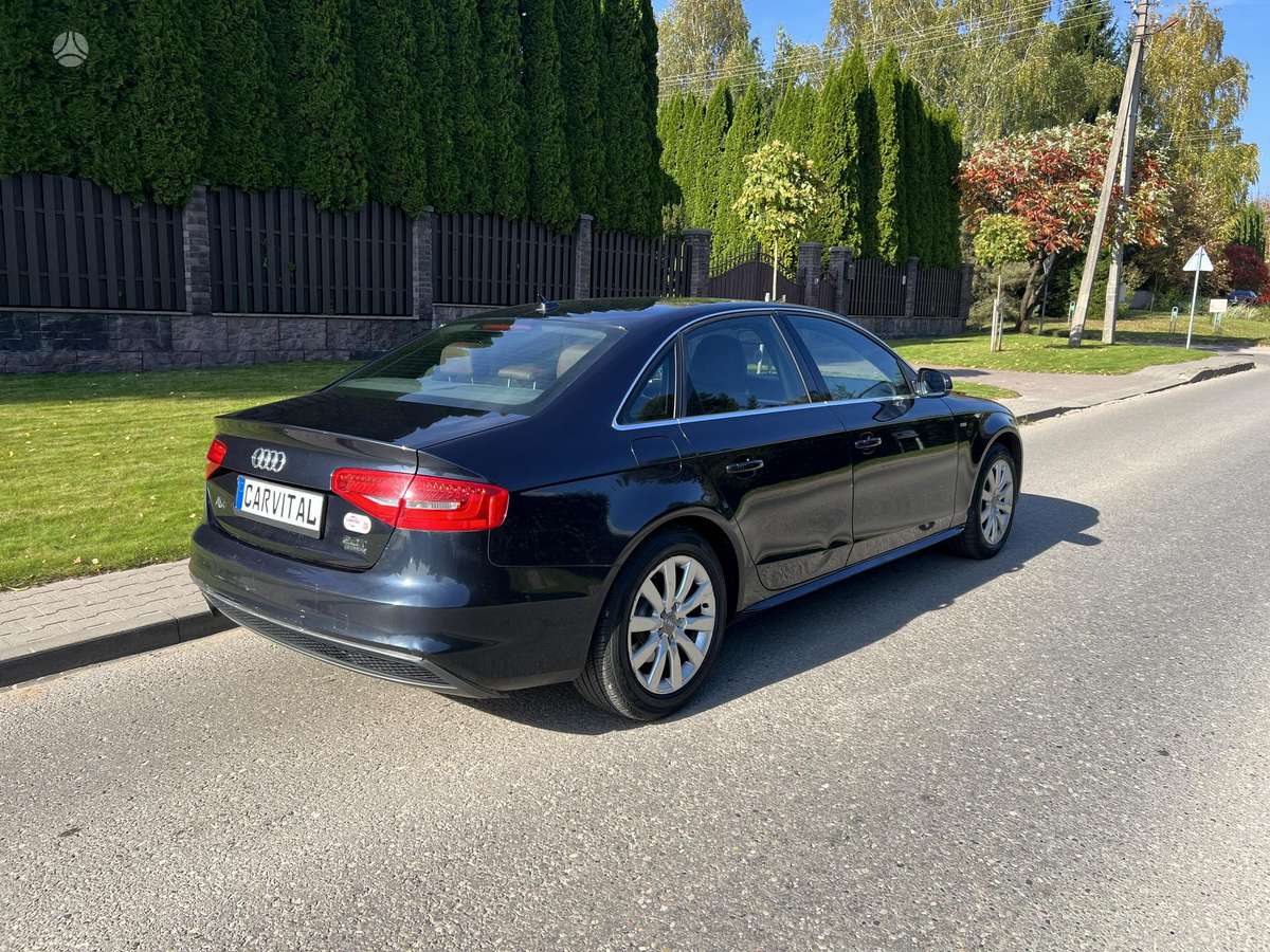 Audi A4, 2.0 l., Седан