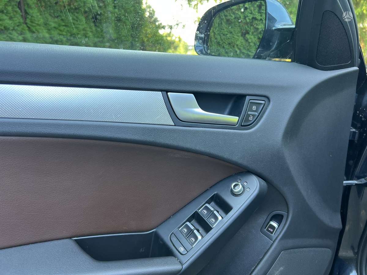 Audi A4, 2.0 l., Седан