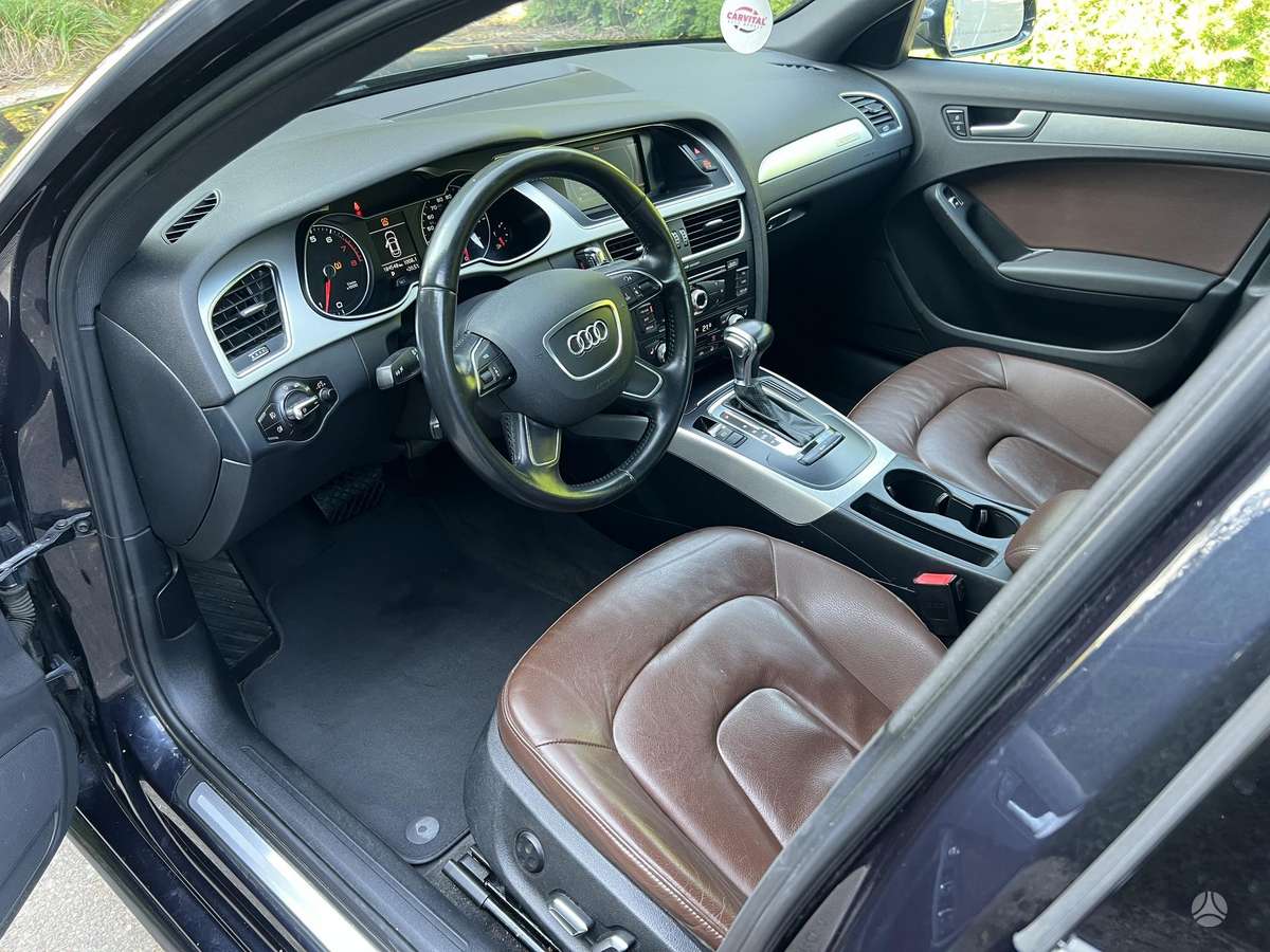 Audi A4, 2.0 l., Седан