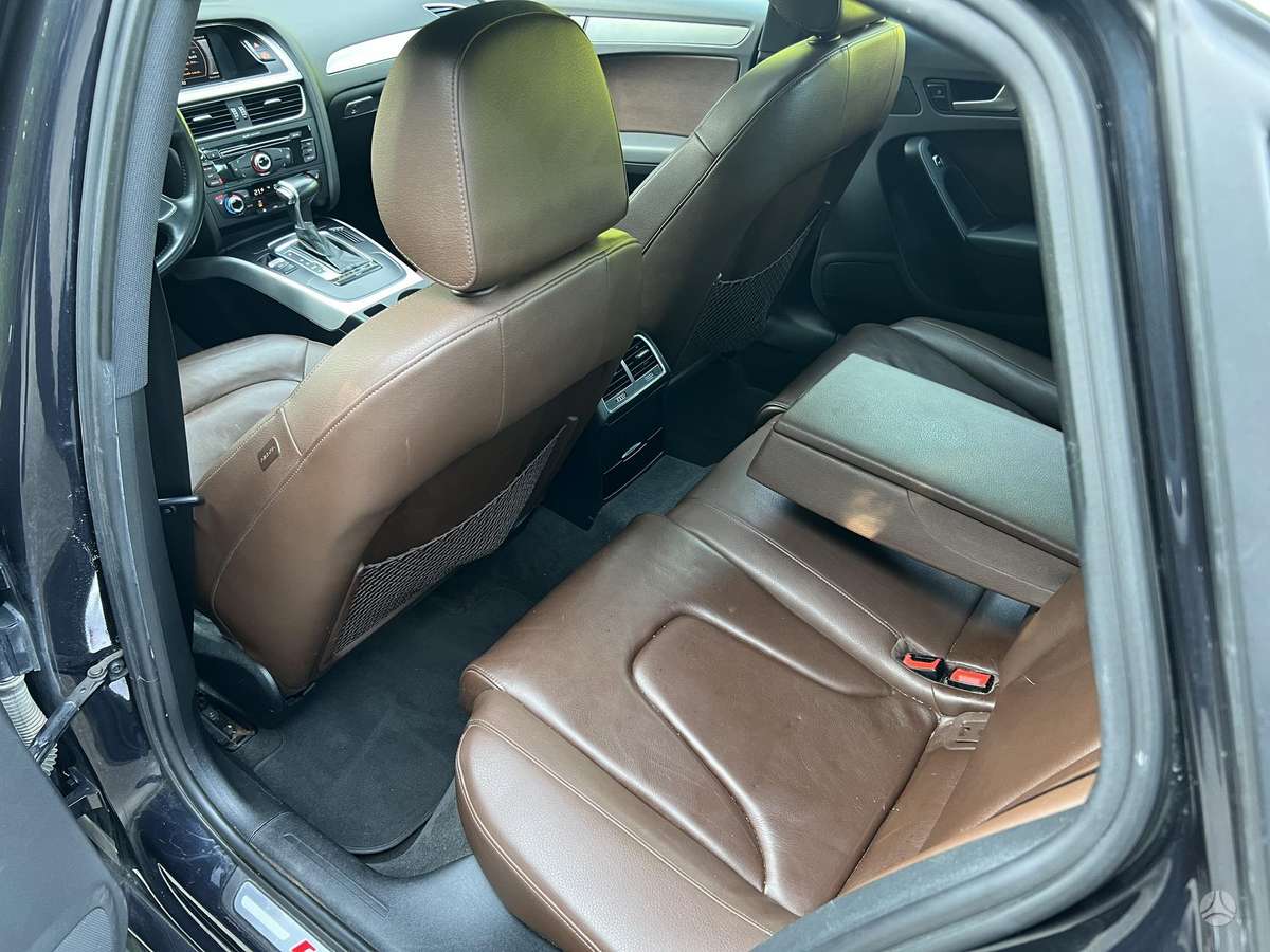 Audi A4, 2.0 l., Седан