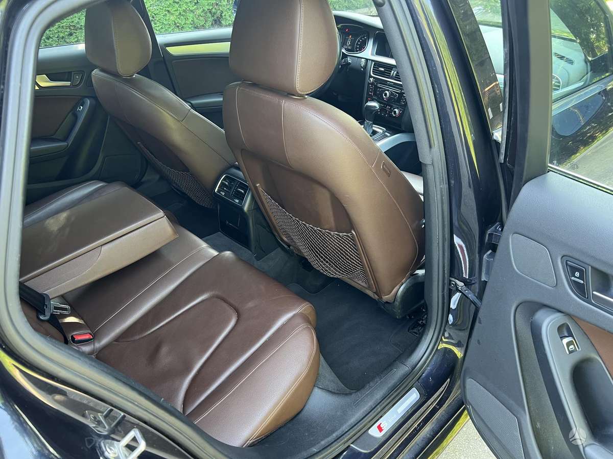 Audi A4, 2.0 l., Седан