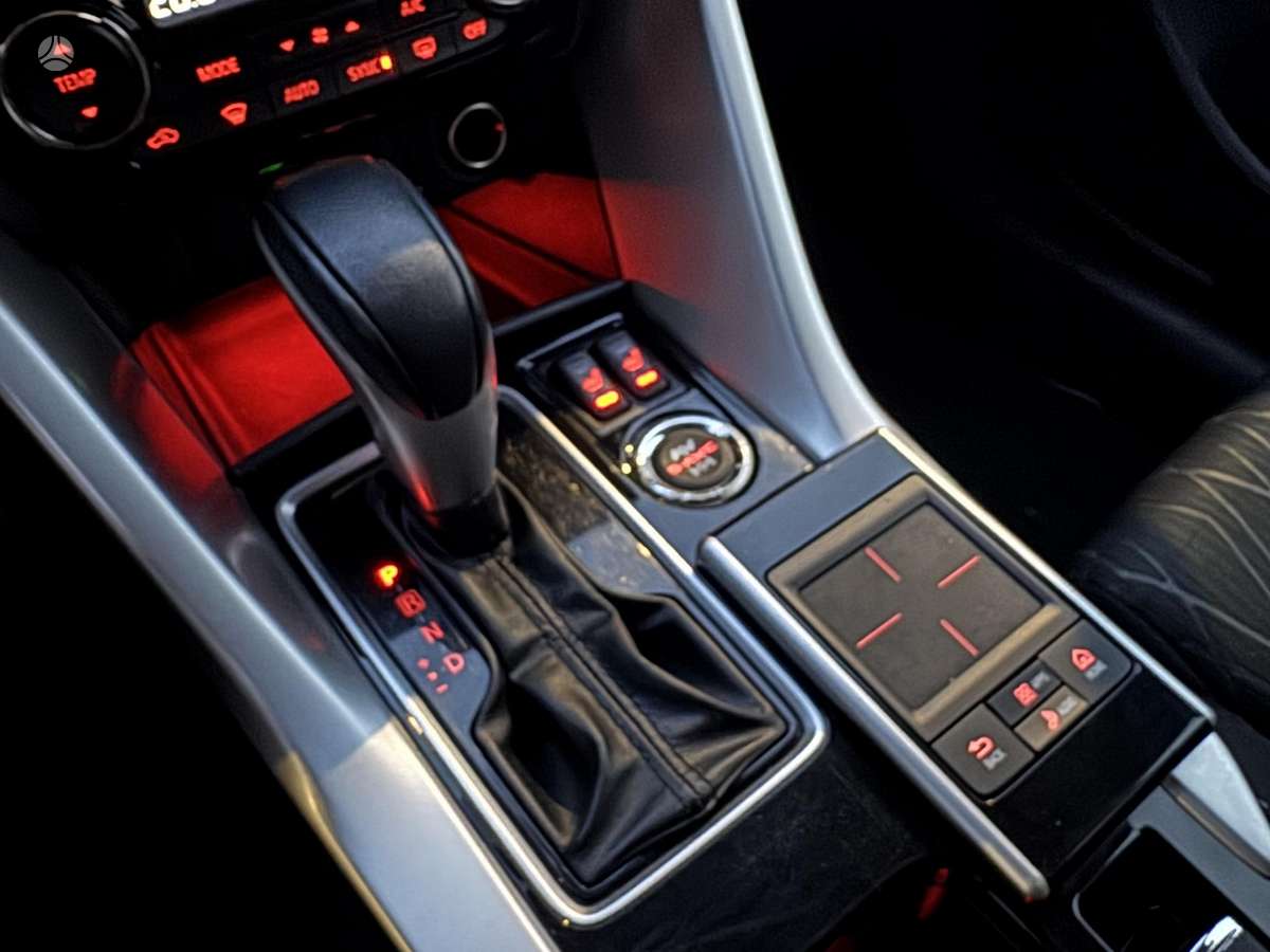 Mitsubishi Eclipse Cross, 1.5 l., Внедорожник / Кроссовер