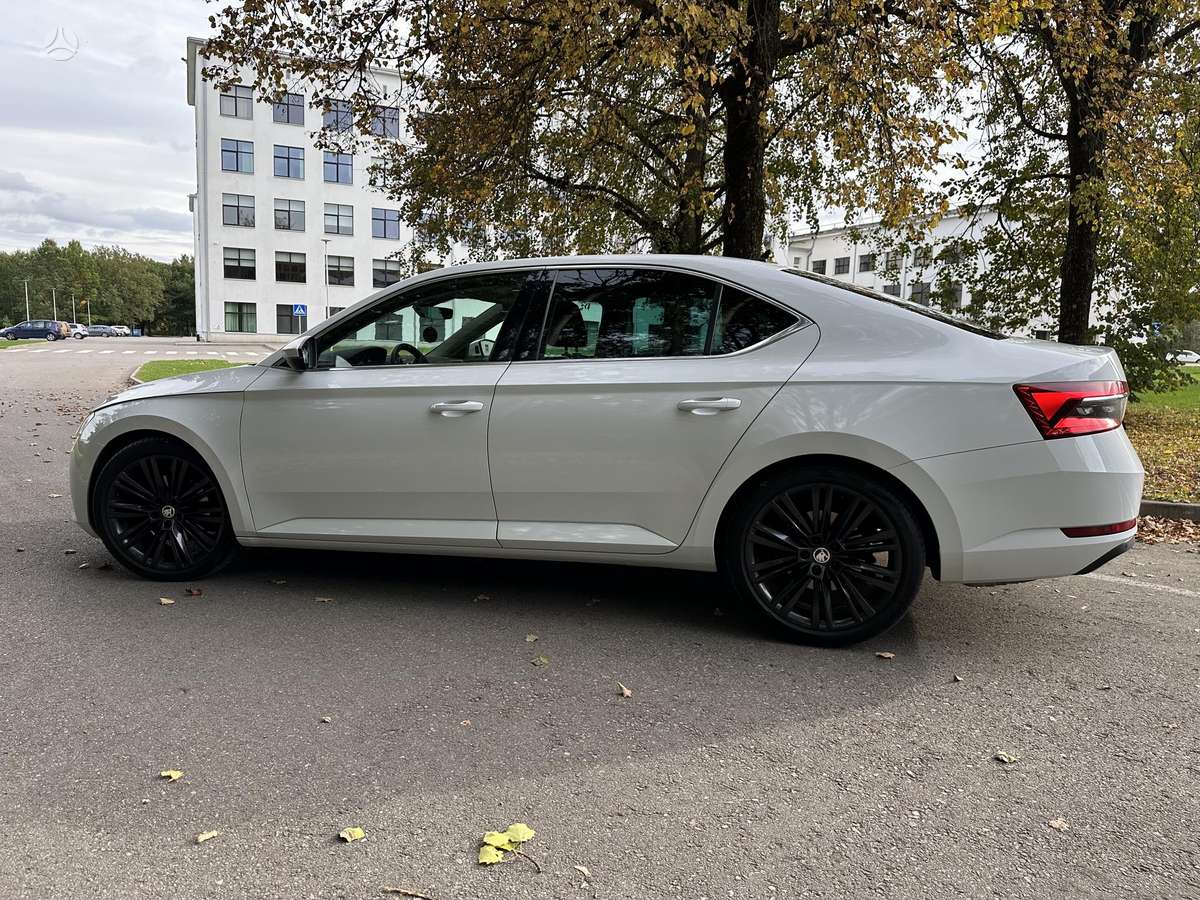 Skoda Superb, 2.0 l., hatchback